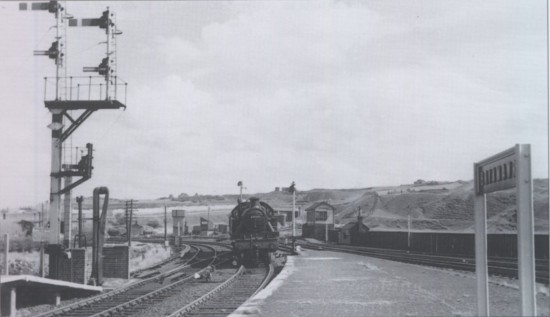 Light engine 40145 approaching the station in the 1950s Light engine 40145 approaching the station in the 1950s