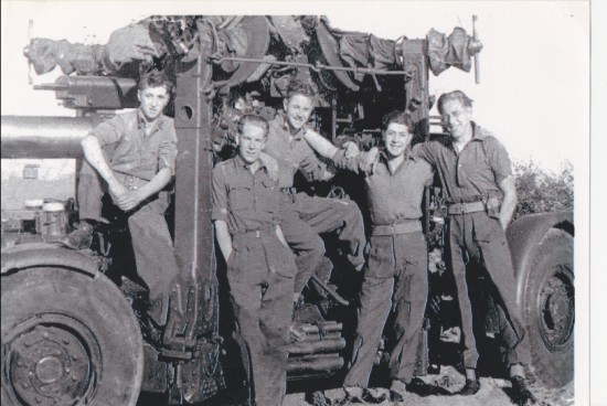 Gunner Rowan Williams and crew, 1947 Gunner Rowan Williams and crew, 1947