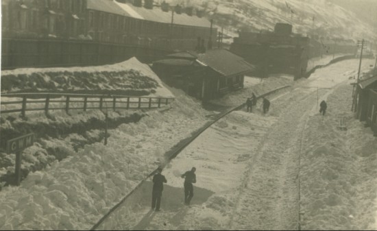 Cwm Station, 1947