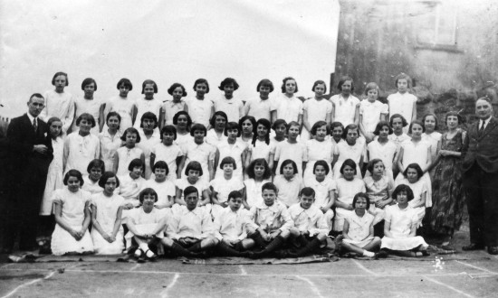 Cwmyrdderch School Choir, 1933
