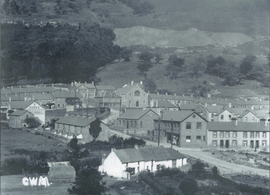 Mill Terrace amd Mill Farm, c. 1900