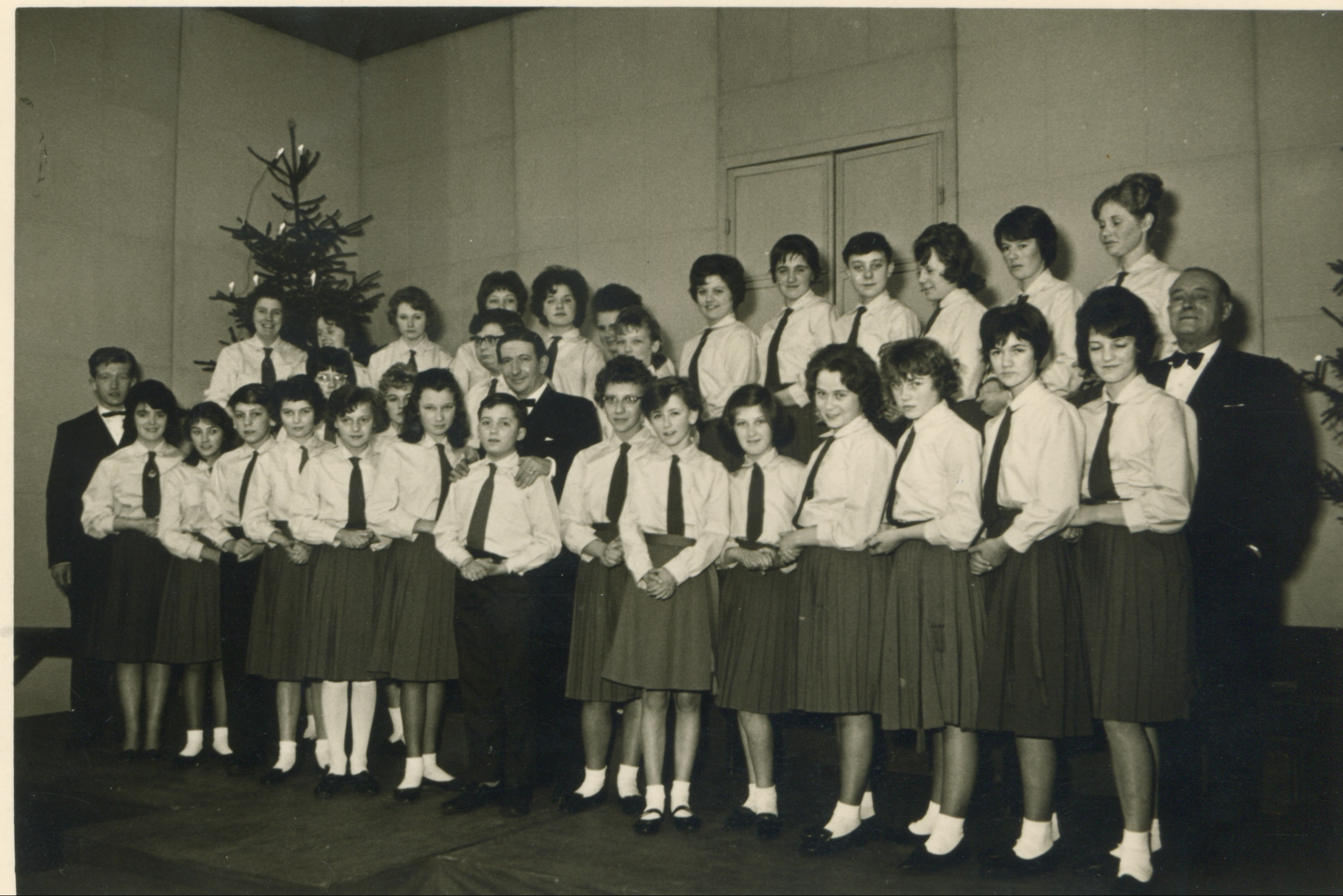 Cwm School Choir in Germany The 1960s, Photo, Public, Group, Mixed