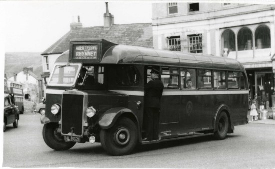 Bus Tredegar